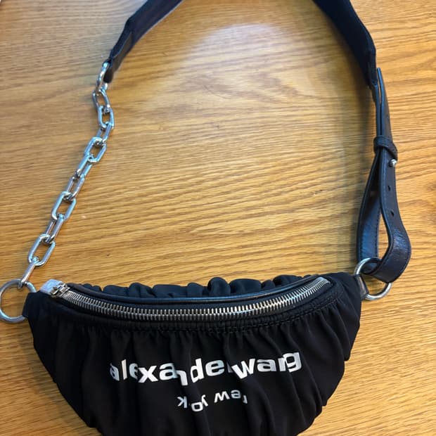 알렉산더왕 힙색 (정품)