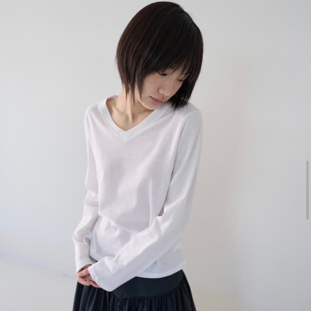 nilwear닐웨어니들브이넥티셔츠흰색티셔츠긴팔티셔츠옷벼룩옷장정리