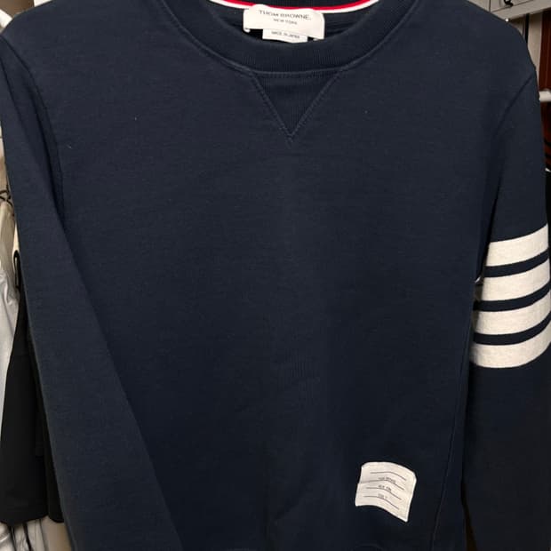 톰브라운 사선 맨투맨 2사이즈