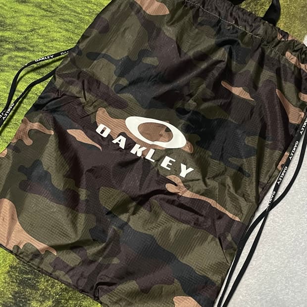 Oakley 이센셜팩 카모 가방
