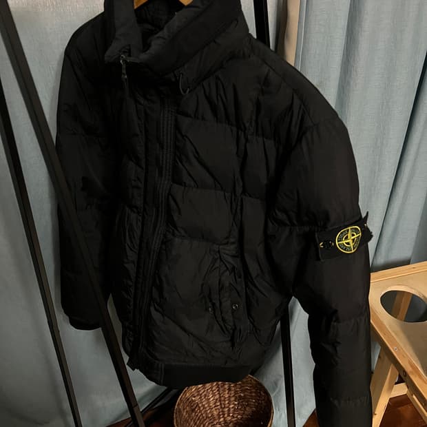스톤아일랜드 18fw 크링클랩스 논후드 패딩
