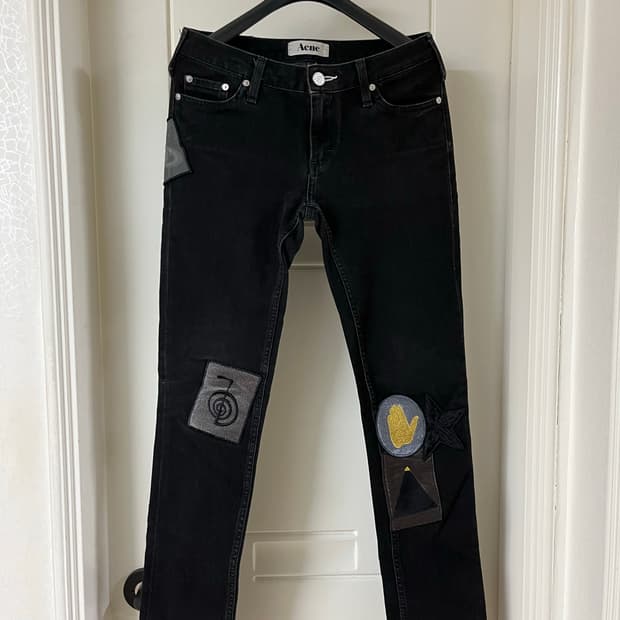 아크네 패치 블랙진