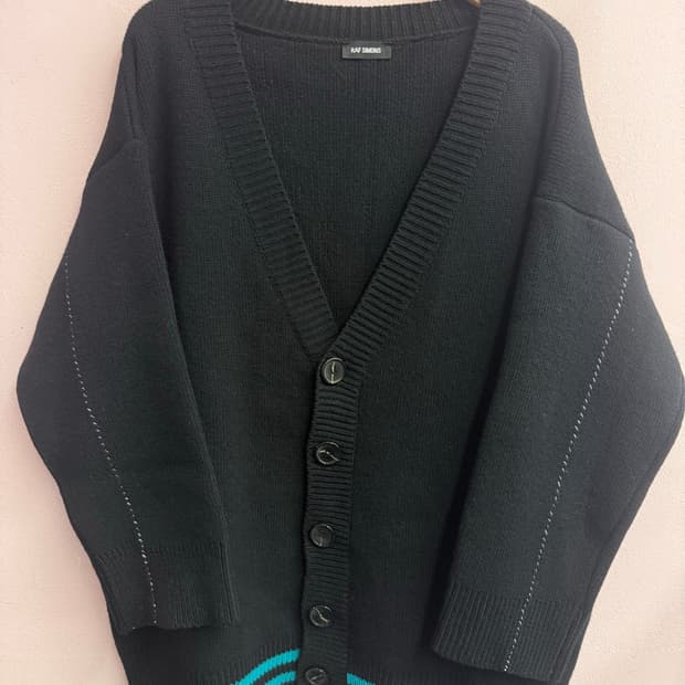 라프시몬스 16FW 컬렉션 오버핏가디건 GD착용버전