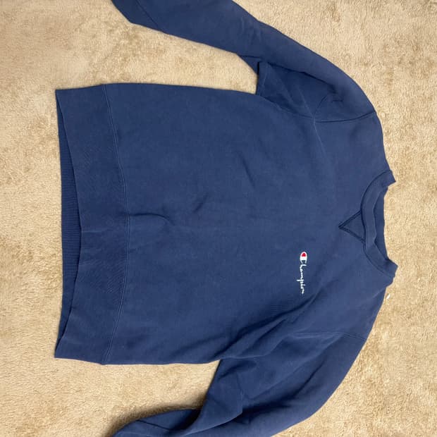 챔피온 네이비 맨투맨 