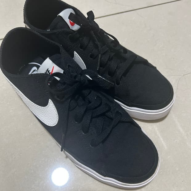 나이키 블랙 스니커즈 캔버스화 240