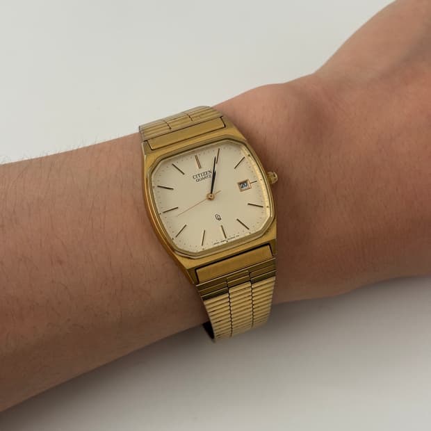 1980s CQ Gold Square Quartz
