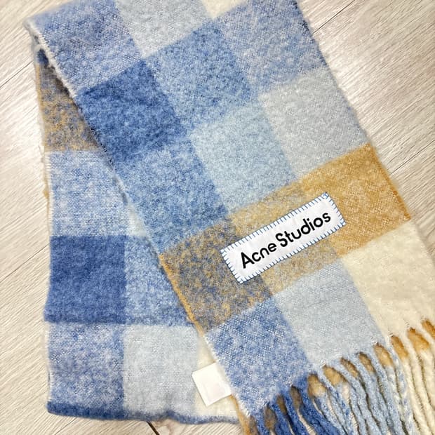 아크네스튜디오 머플러