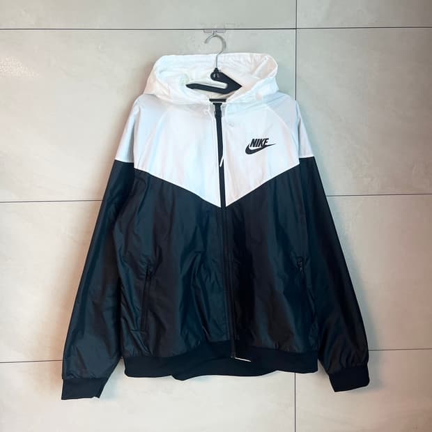 나이키 윈드러너 바람막이 블랙/화이트 [XL]