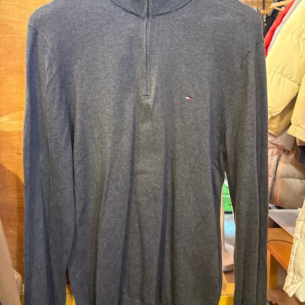 타미힐피거 차콜 니트 반집업