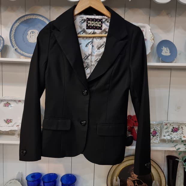 Tralala 트랄라라 하트 버튼 블랙 자켓