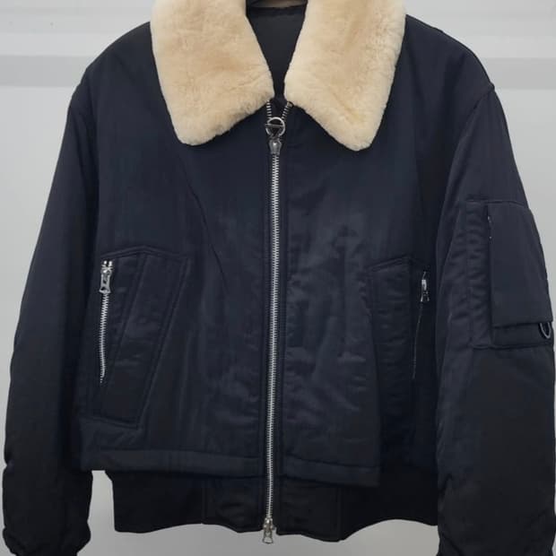 솔리드옴므 무스탕 마원