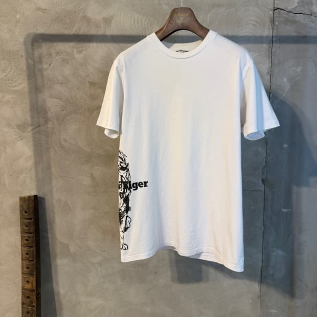 오니츠카 타이거 티셔츠 100