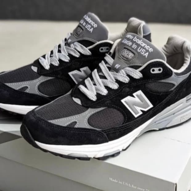뉴발란스 993 블랙 240