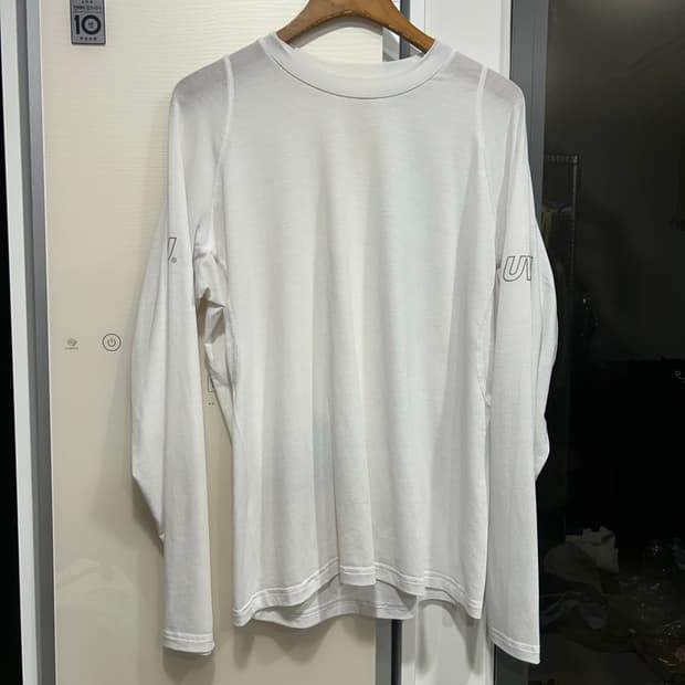 Uvu 롱슬리브탑 m 화이트
