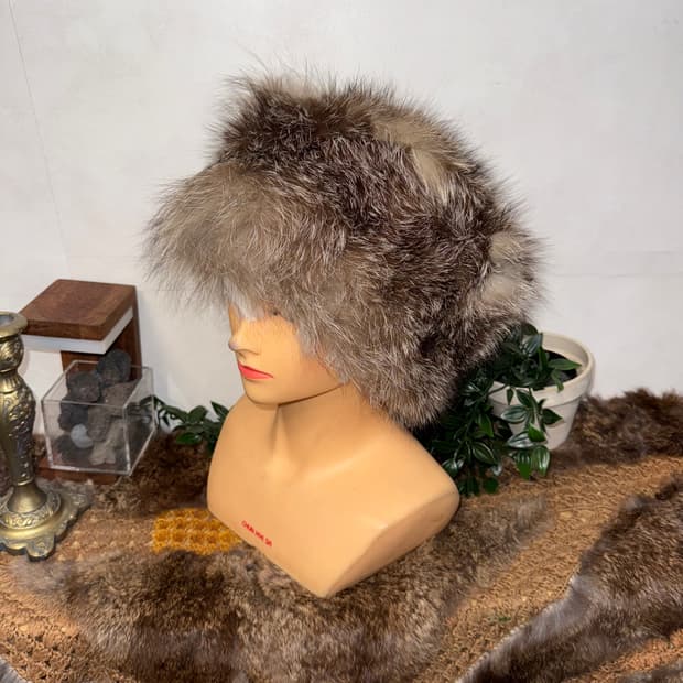 Mixed brown fox fur eskimo hat