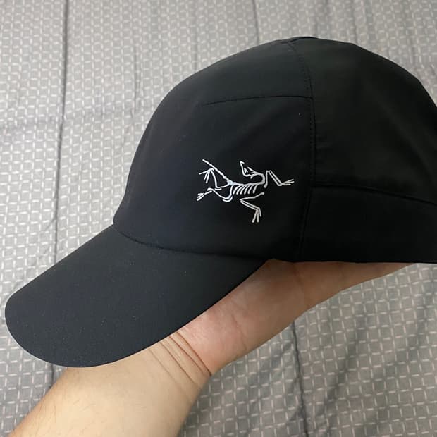 아크테릭스 칼버스 캡 블랙