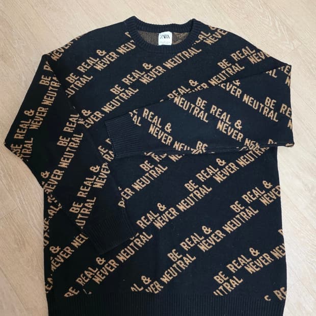 자라 텍스트 자카드 라운드넥 니트