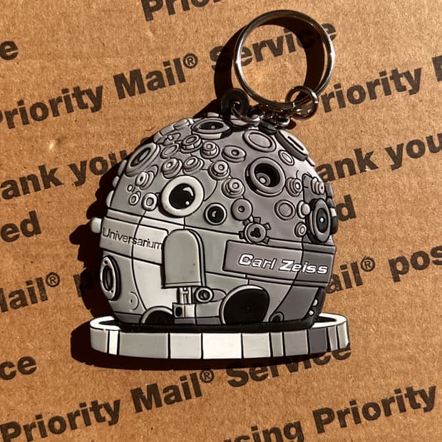 90s vtg Carl Zeiss Planetarium Keyring