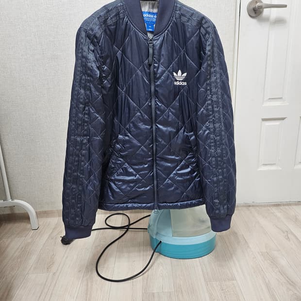 (95)M ☆초대장급☆ 아디다스 슈퍼스타 2중지퍼 [다크네이비] 퀼팅자켓
