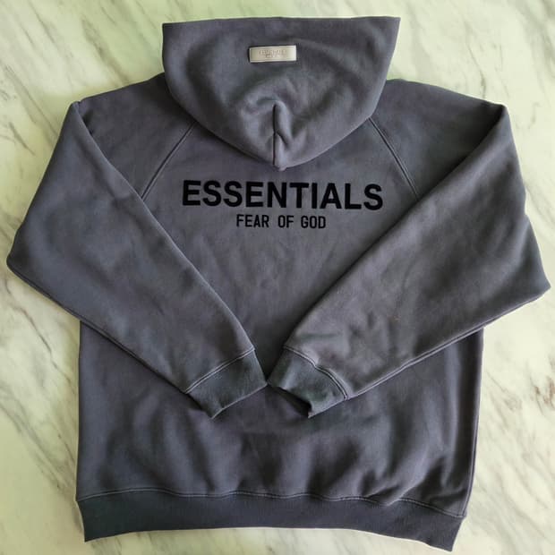 피오갓에센셜 로고 패치 후드티