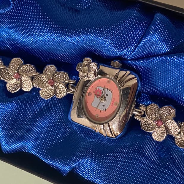 (희귀 고전)산리오 고전 꽃보석 시계