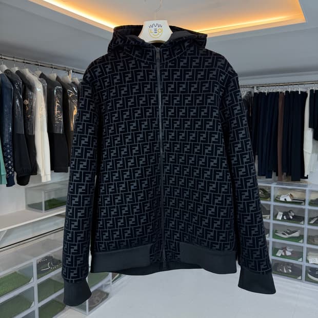 [리오브] 펜디 FF 풀 모티프 벨벳 후드 블루종 자켓