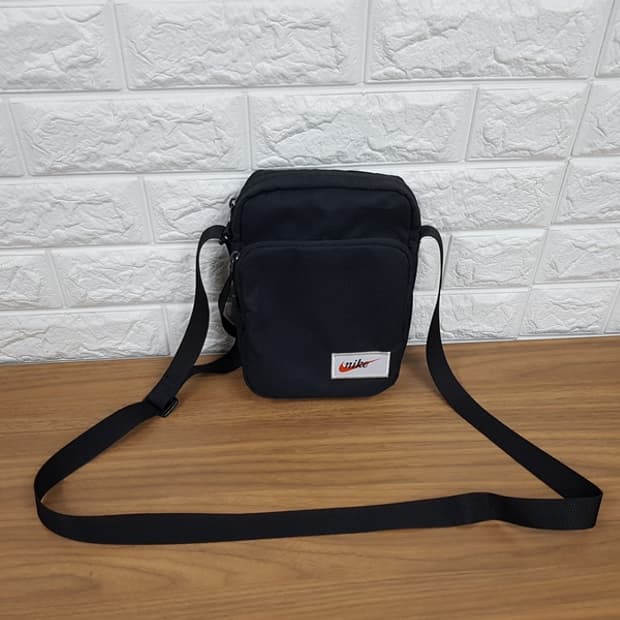 나이키 크로스백 (남여공용)