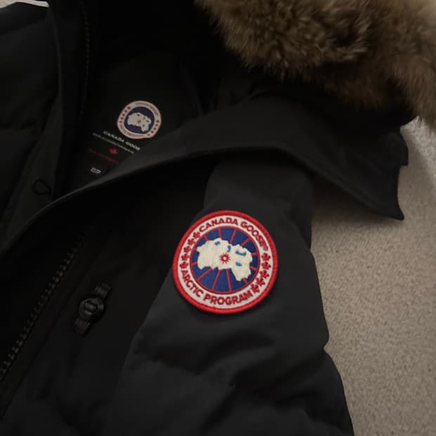 캐나다구스 여성 로레트 파카 블랙 색상 XS 