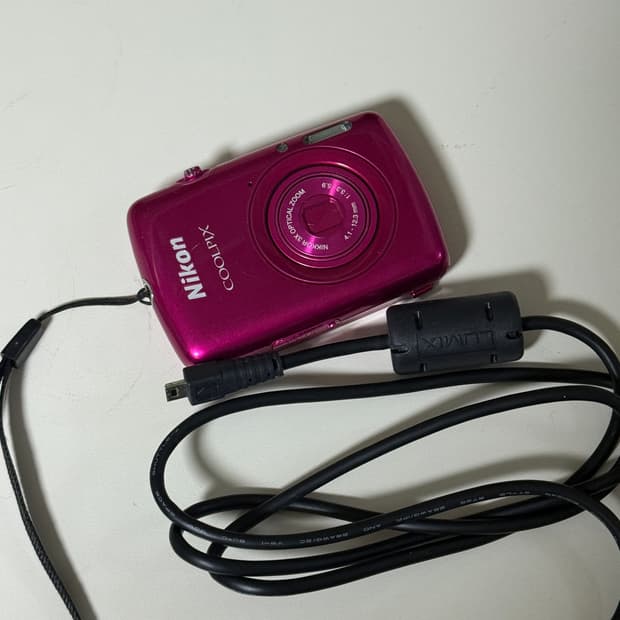 니콘 쿨픽스 s01