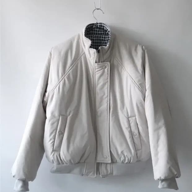 키이라 뮤트그레이 블루종 패딩 삽니다!