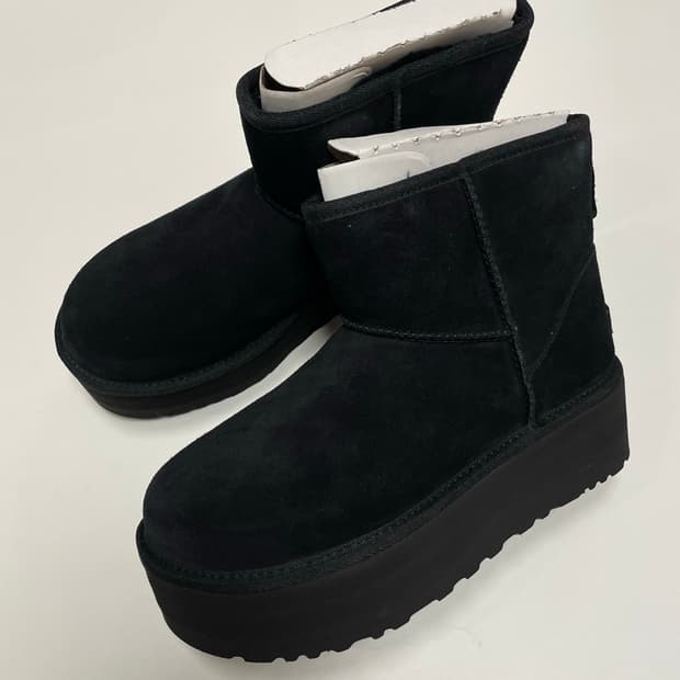 어그 클래식 미니 플랫폼 8사이즈 블랙 새상품 판매