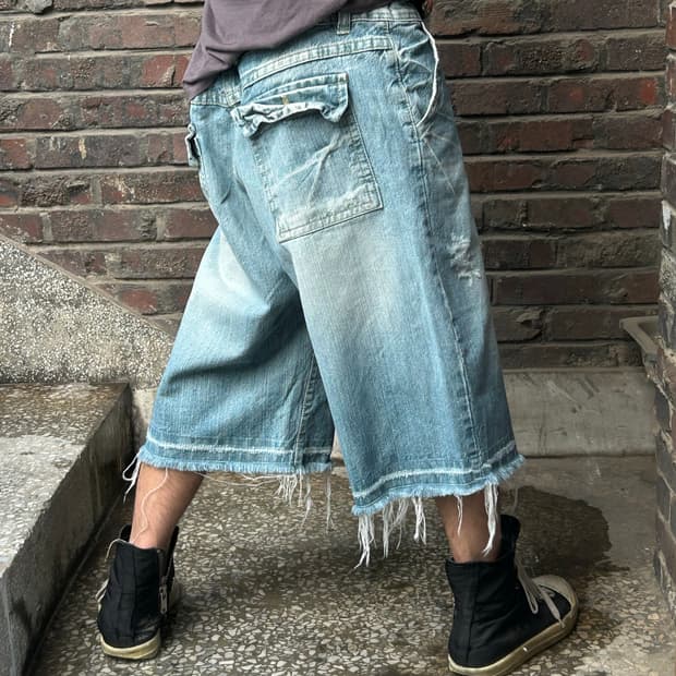 빈티지 00s 그런지 디테일 워싱 와이드 버뮤다 반바지