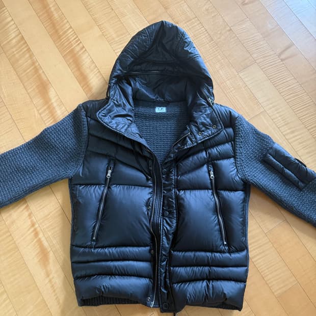 cp컴퍼니 니트패딩