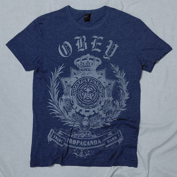 [S] 오베이(OBEY) USA제 트라이블렌드 그래픽 티셔츠 - 네이비