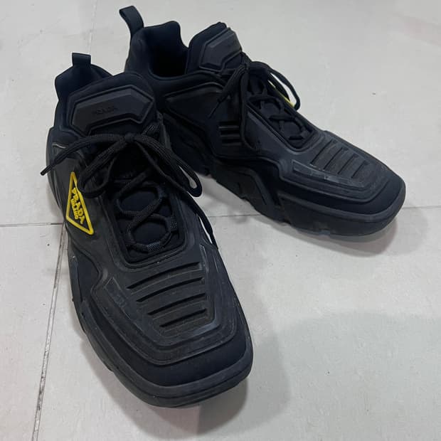 프라다 클라우드버스트 블랙