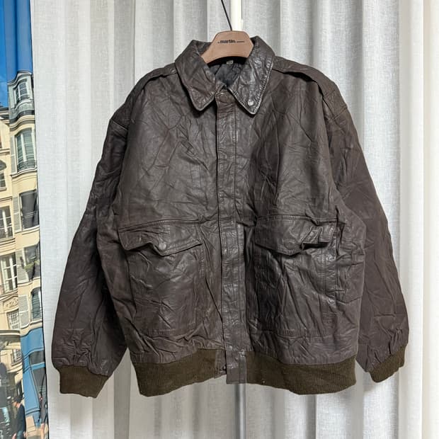 브라운 가죽 봄버 