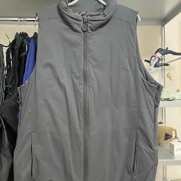 오클리 퀄티드 패딩조끼