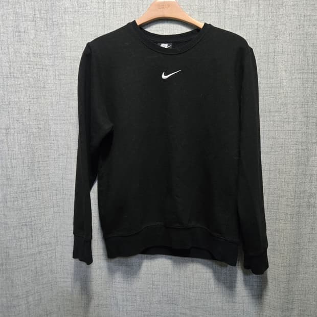 나이키 센터 스우시 로고 블랙 맨투맨 M