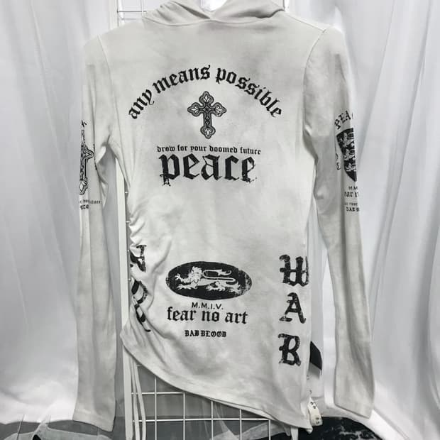 배드블러드 PEACE NOT WAR 슬림 컷아웃 후드 -화이트