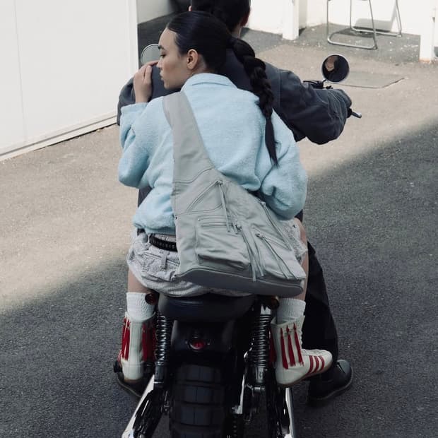 데뷔옹 카고숄더백