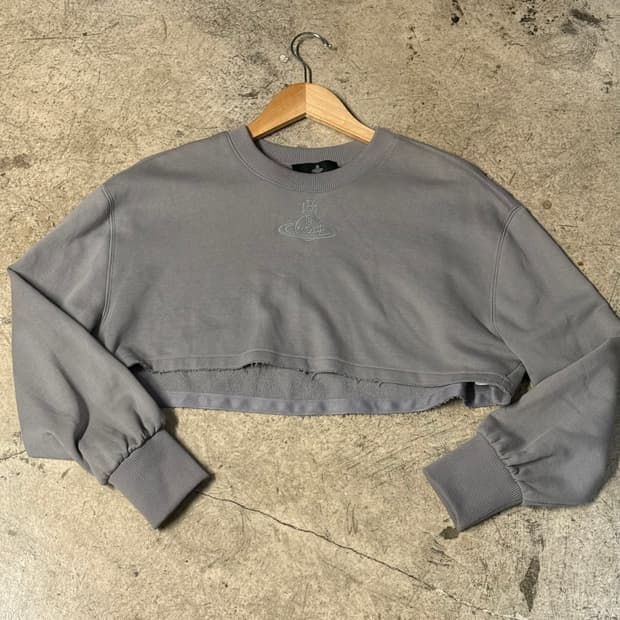 비비안웨스트우드 그레이 크롭셋업