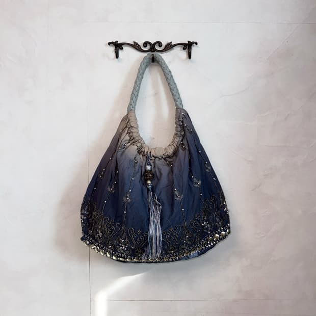Ash navy gradient oriental embroid 토트백