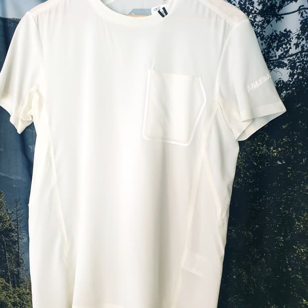 살레와 공용 반팔티 