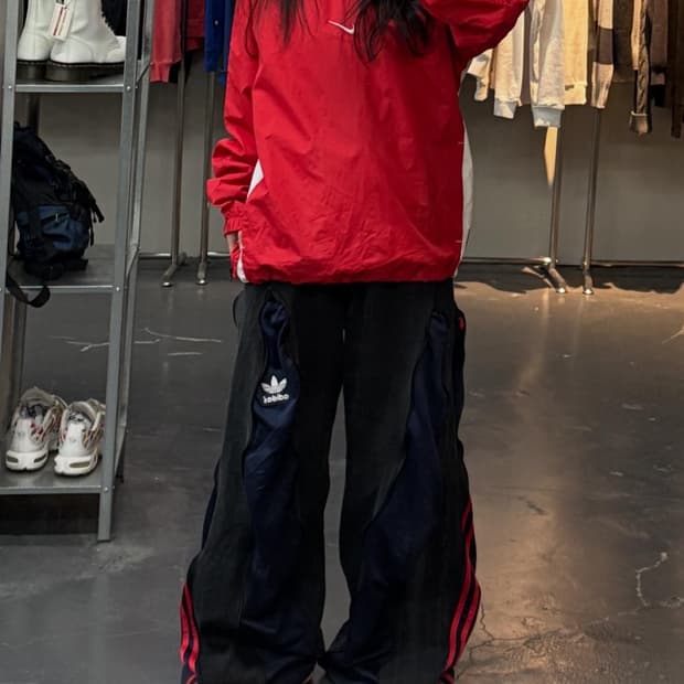 나이키 스우시 워싱턴 레드 웜업 A2825