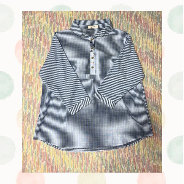 스트라이프 포인트 단추 블라우스