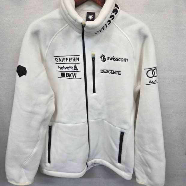 데상트 스위스스키팀 아우디 레플리카 사선집업 플리스자켓 xl