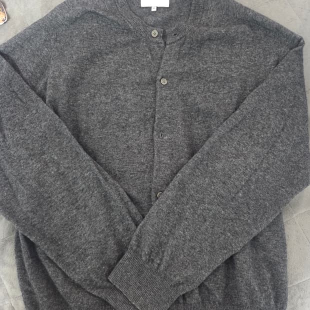 아트이프액츠 홀가먼트 가디건 차콜