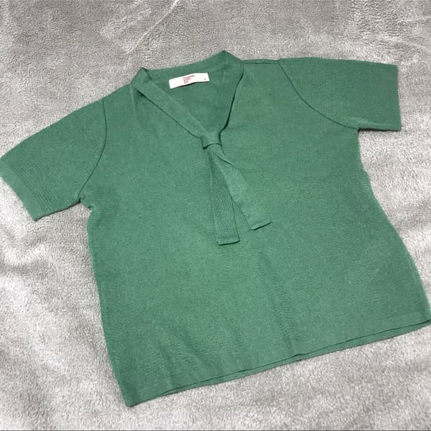 에잇세컨즈 타이 반팔 니트