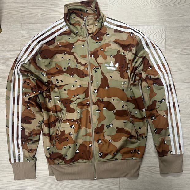 아디다스 밀리터리 카모 트랙탑 져지
