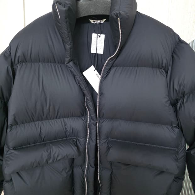 오라리 SUPER LIGHT NYLON RIPSTOP DOWN